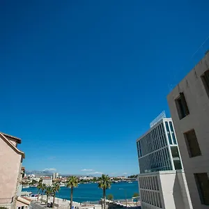 Garden *** Split