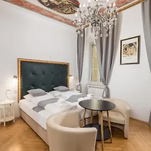 Art Teatro Apartamento Rijeka