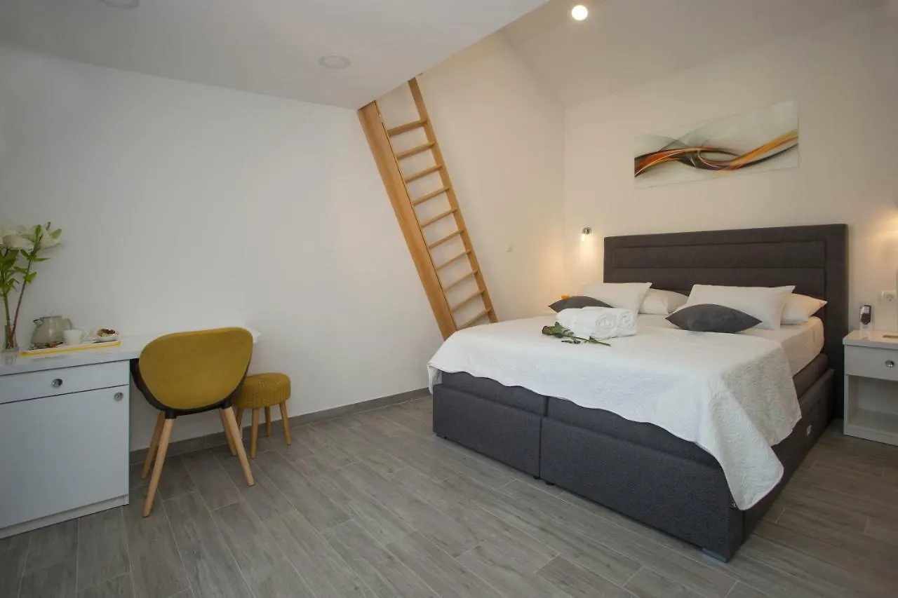 Central Old Town Rooms Split 3*,  Хорватия