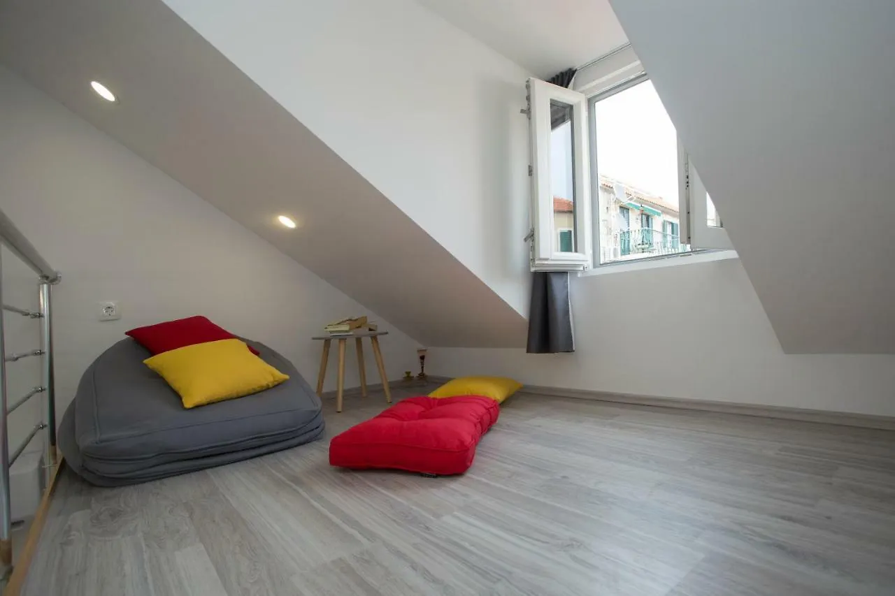 Central Old Town Rooms Split Гостевой дом